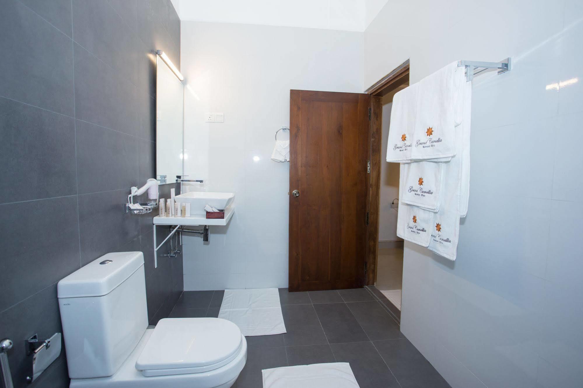 Grand Camellia Hotel Нувара-Элия Экстерьер фото